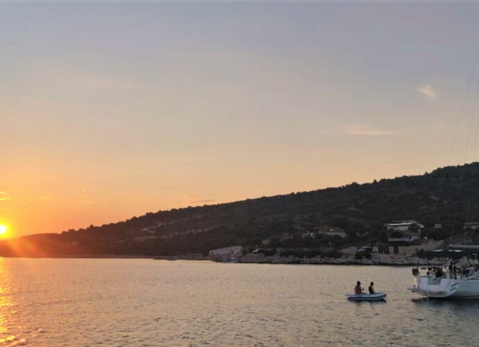 Sonnenuntergang in Stari Trogir - White Wake sailing